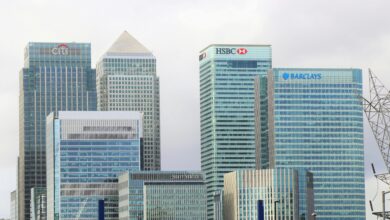 why traditional banks should stop trying to innovate and partner with fintechs instead